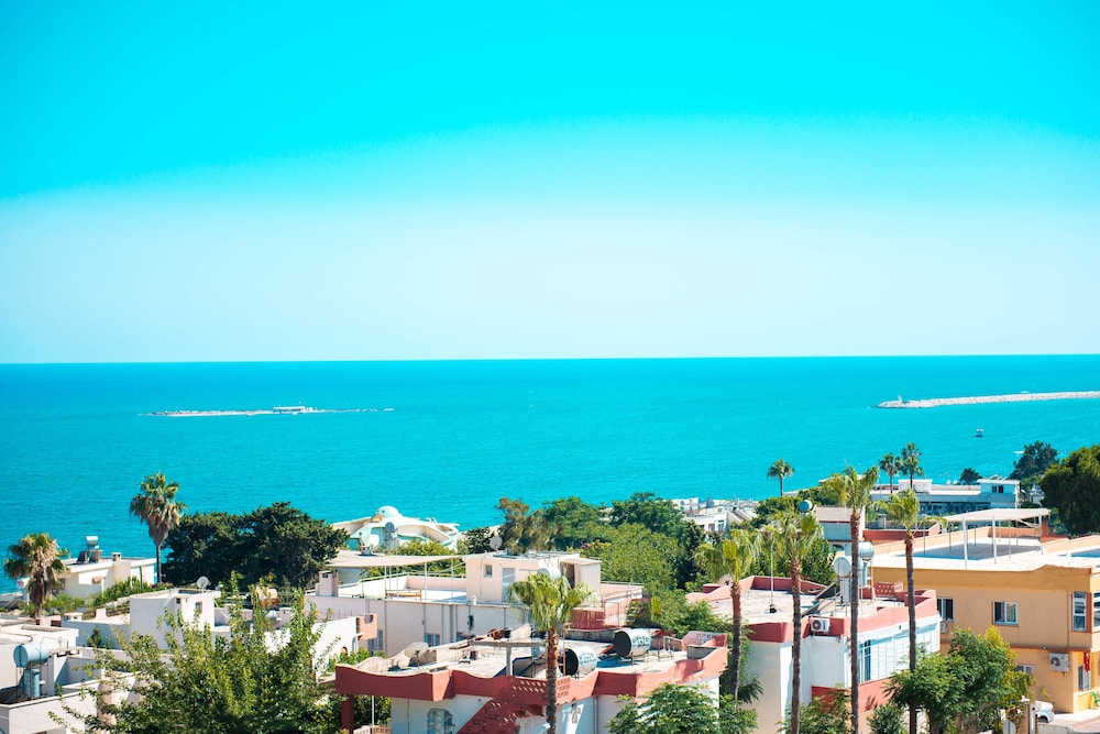 Port Marina Hotel 27/31