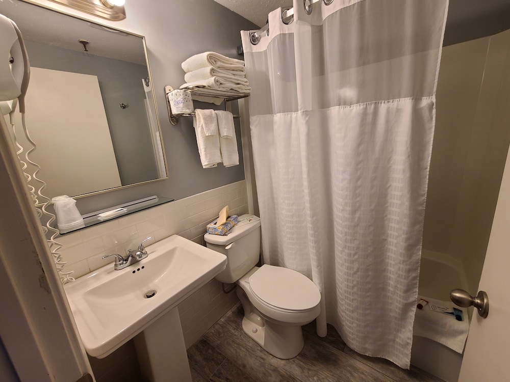 Hampton Village Resort 15/54