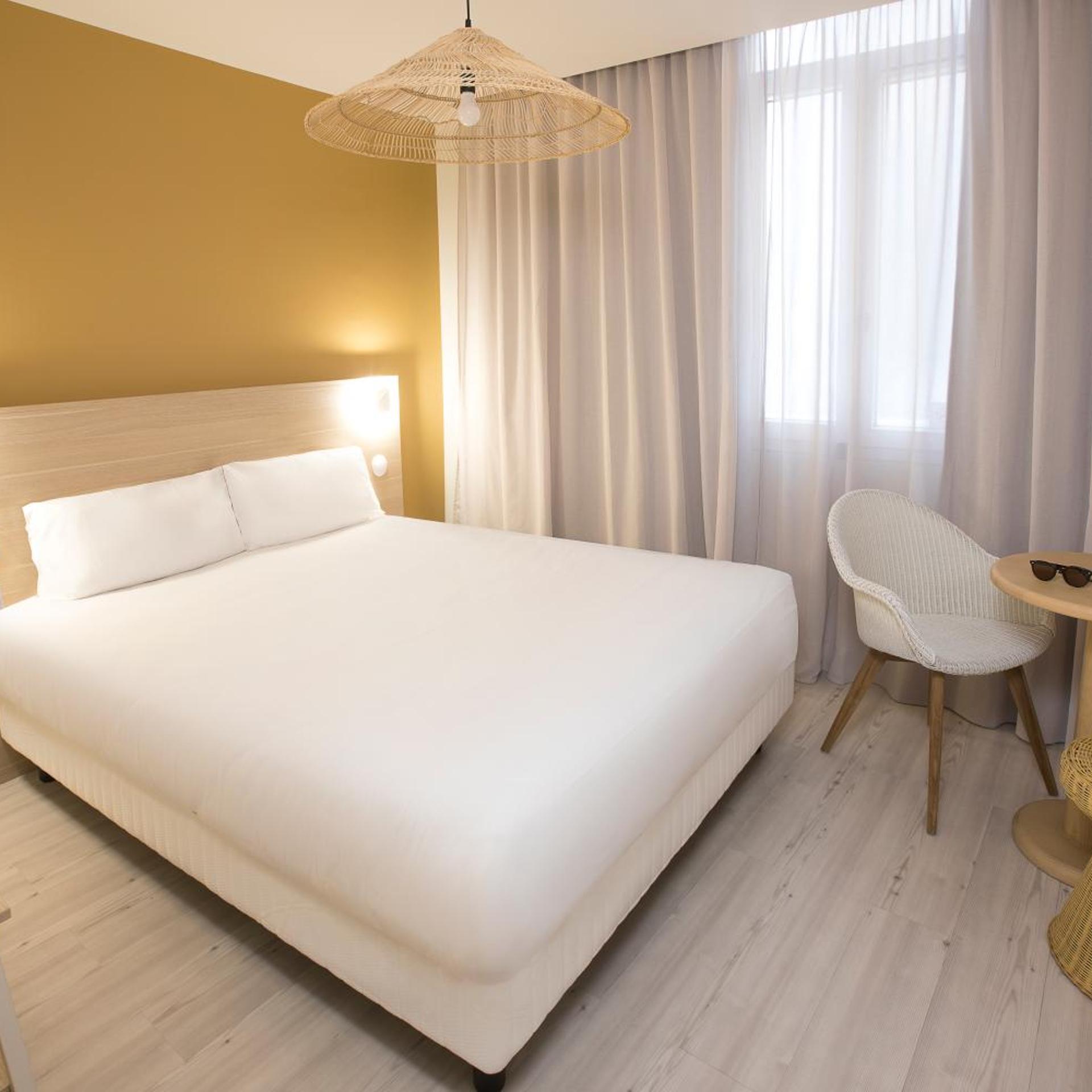 Cocoon, Double Bed