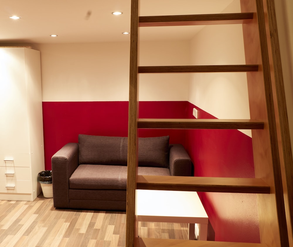 Ballhaus Berlin Hostel 38/65