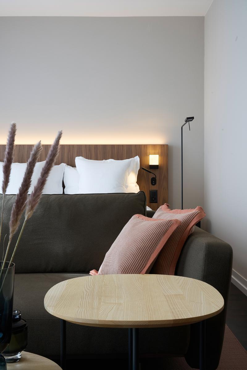 DELUXE, DOUBLE BED