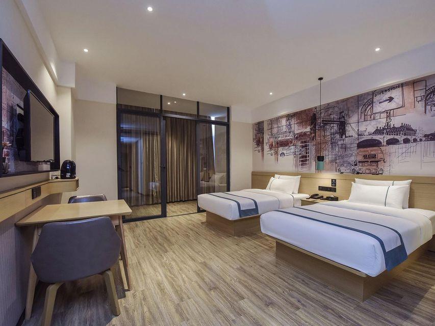 Deluxe, 2 Beds