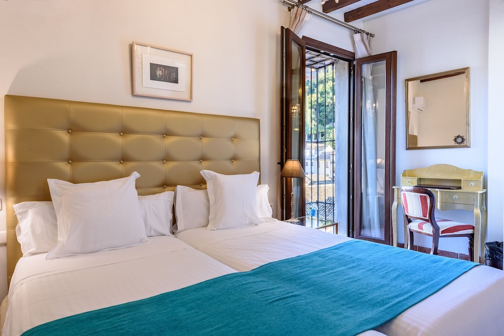 Hotel Palacio de Santa Ines 24/75