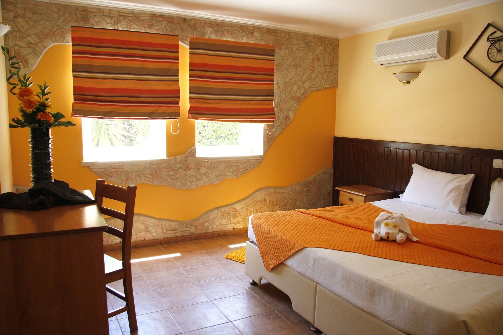Apartment, Twin Beds, Sofa