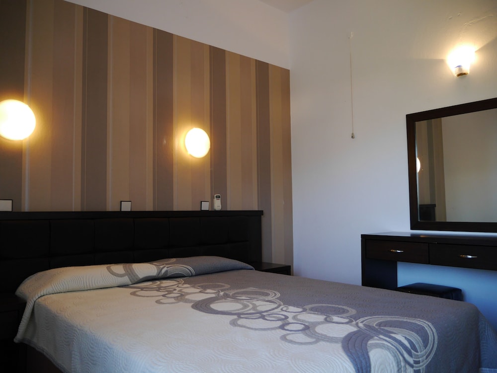 Blue Bay Beach Hotel 13/50