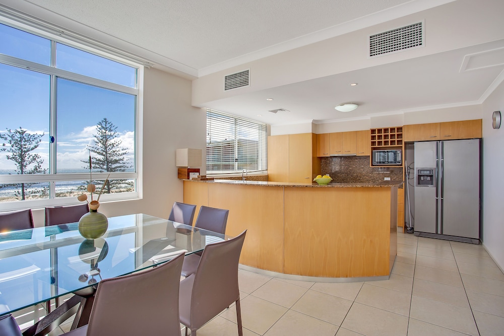 Kirra Beach Apartments 11/78