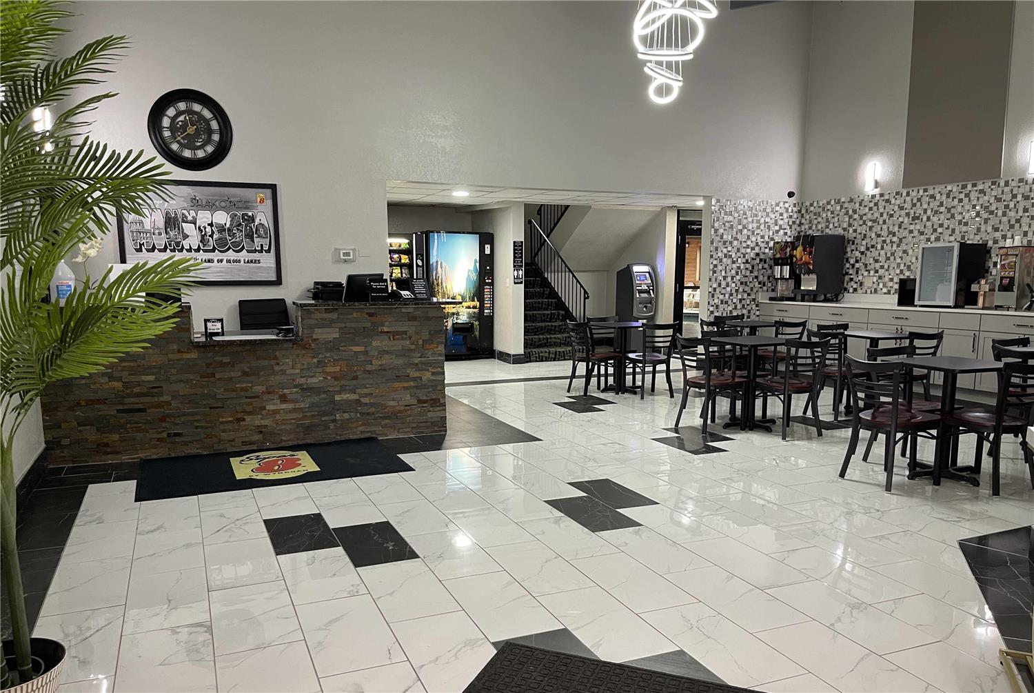 Super 8 By Wyndham Shakopee 3/29