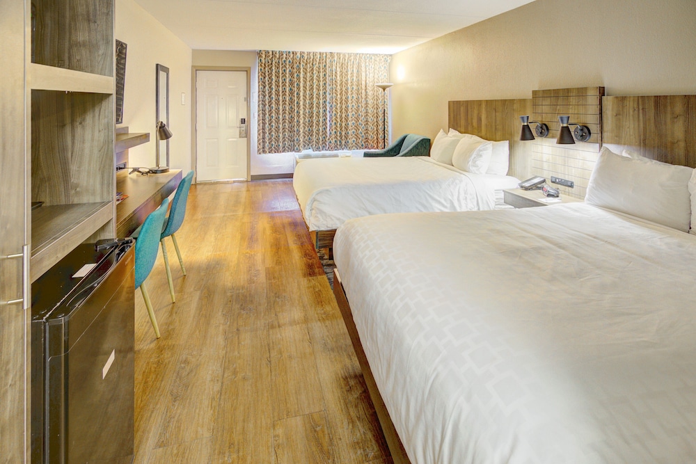 Clarion Pointe Downtown Gatlinburg 17/32