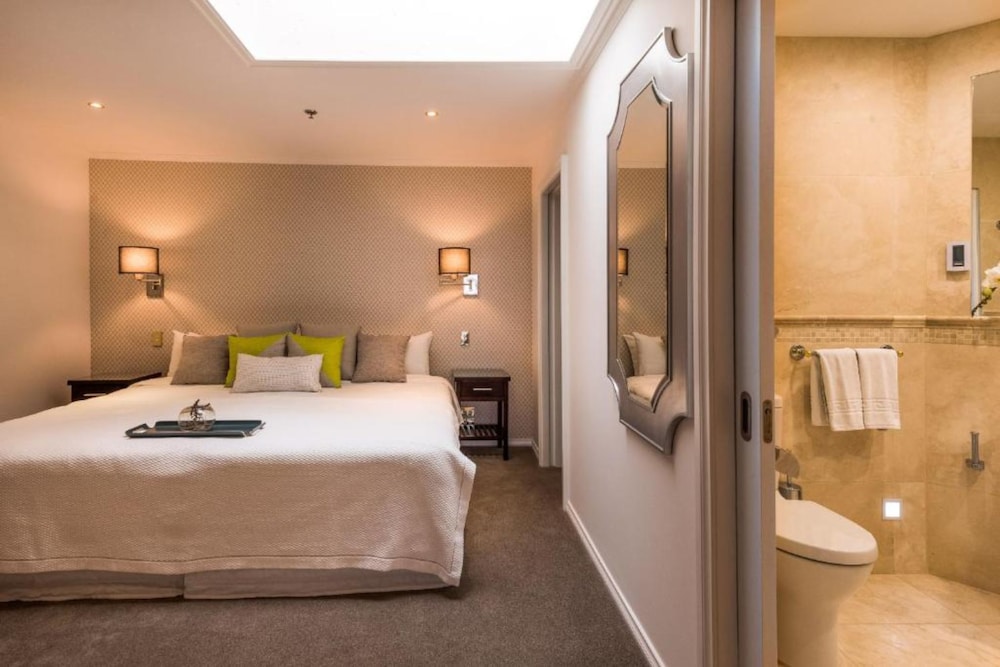 Fino Hotel And Suites 14/34
