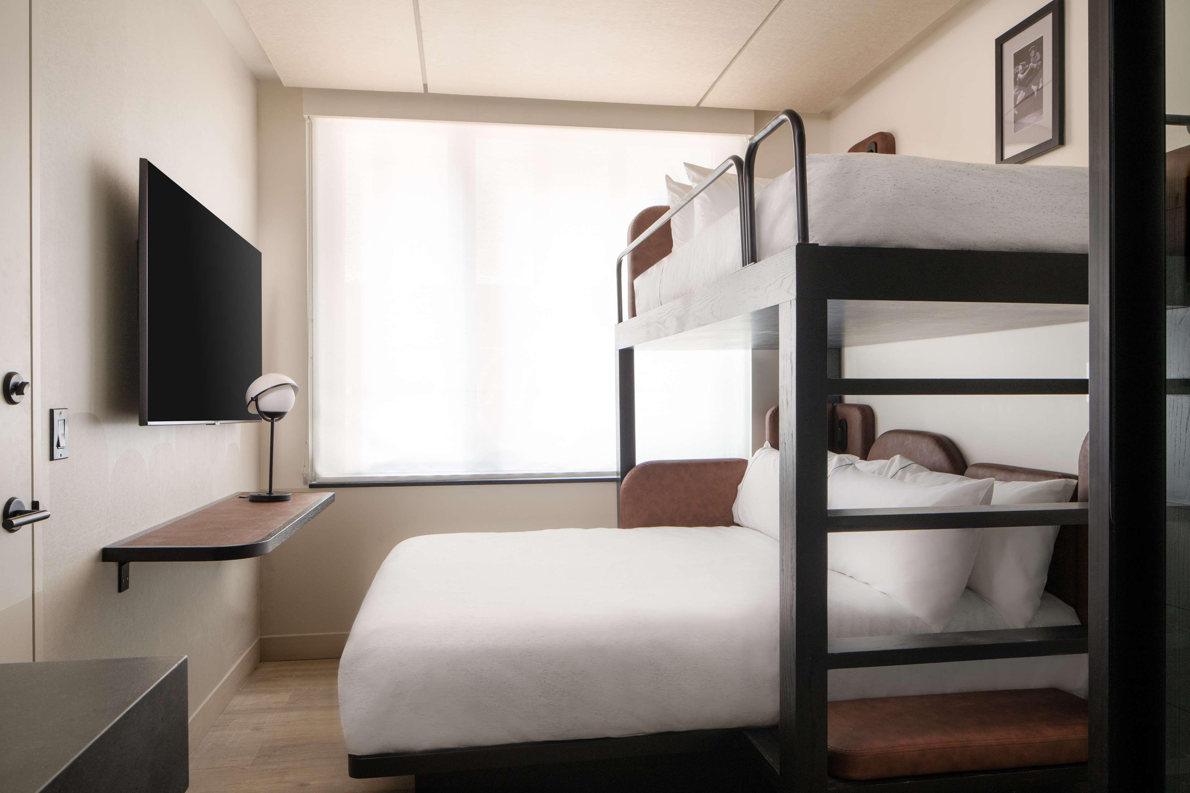 ROOM, TWIN BEDS, BUNK BED, QUEEN BED