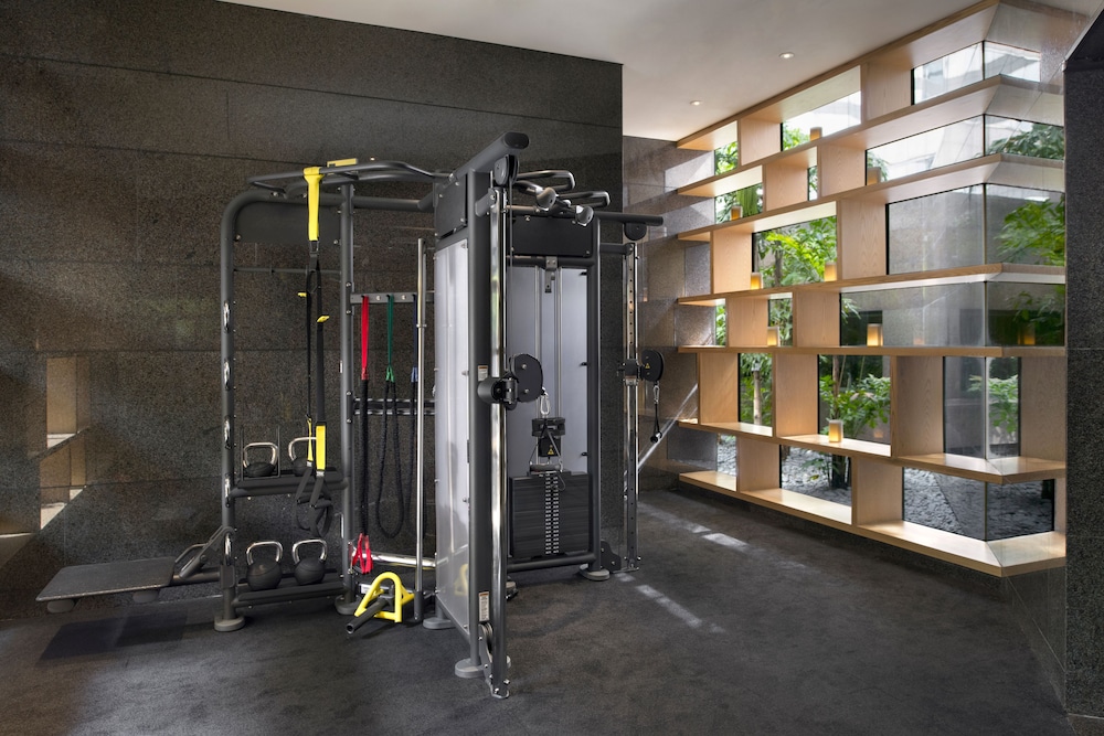 GRAND HYATT HONG KONG 42/69