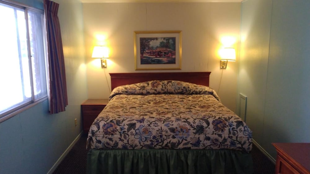 Sky-Palace Inn & Suites El Dorado 14/27
