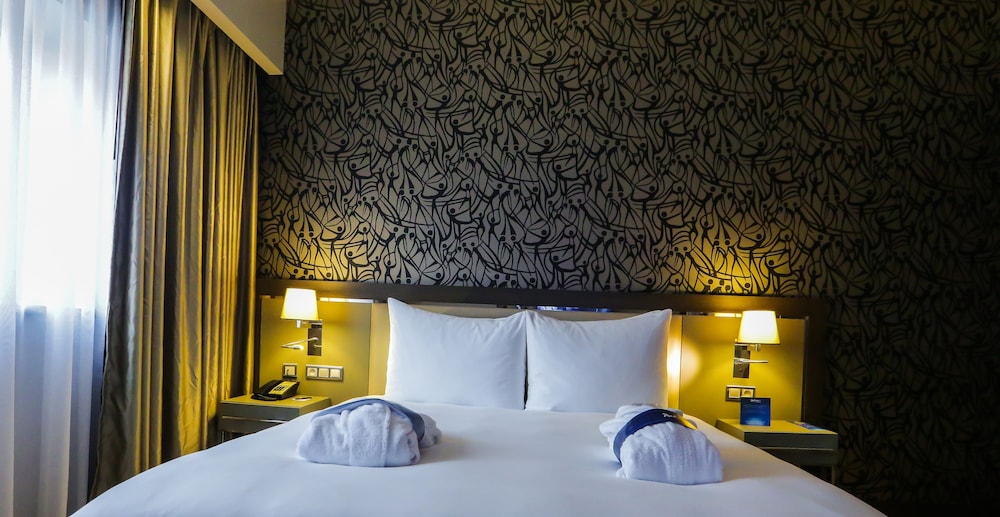 RADISSON BLU HOTEL, ABIDJAN AIRPORT 18/74