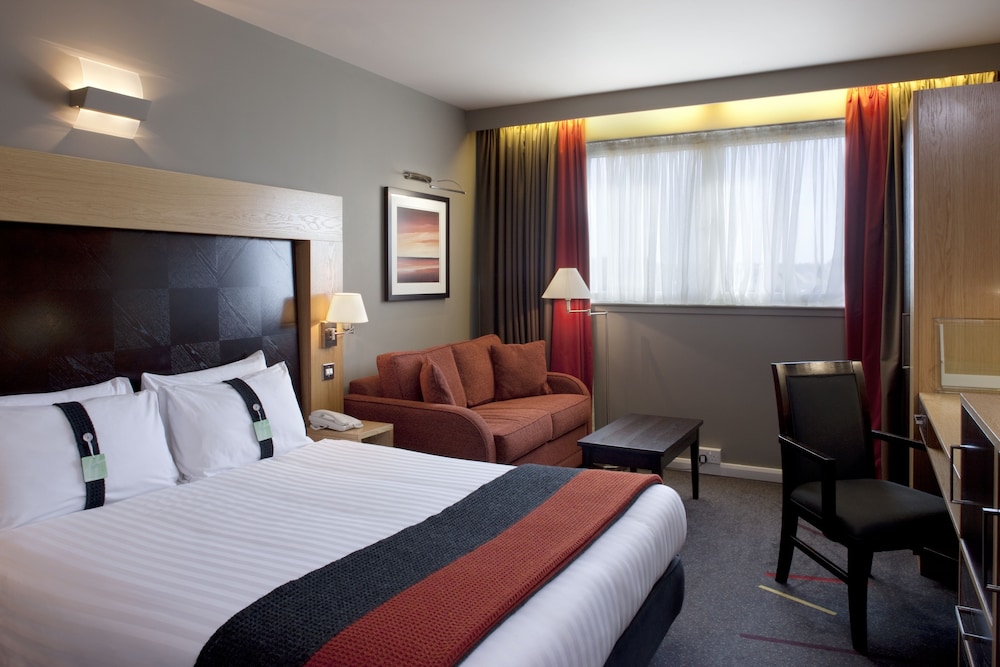 Holiday Inn West 22/60