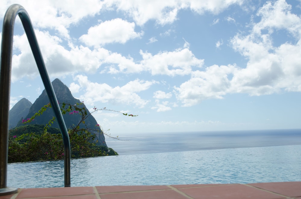 La Haut Resort 33/50