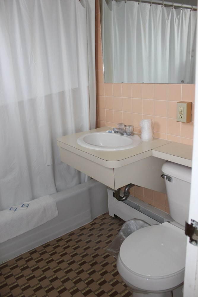 Hastings Express Inn 55/55