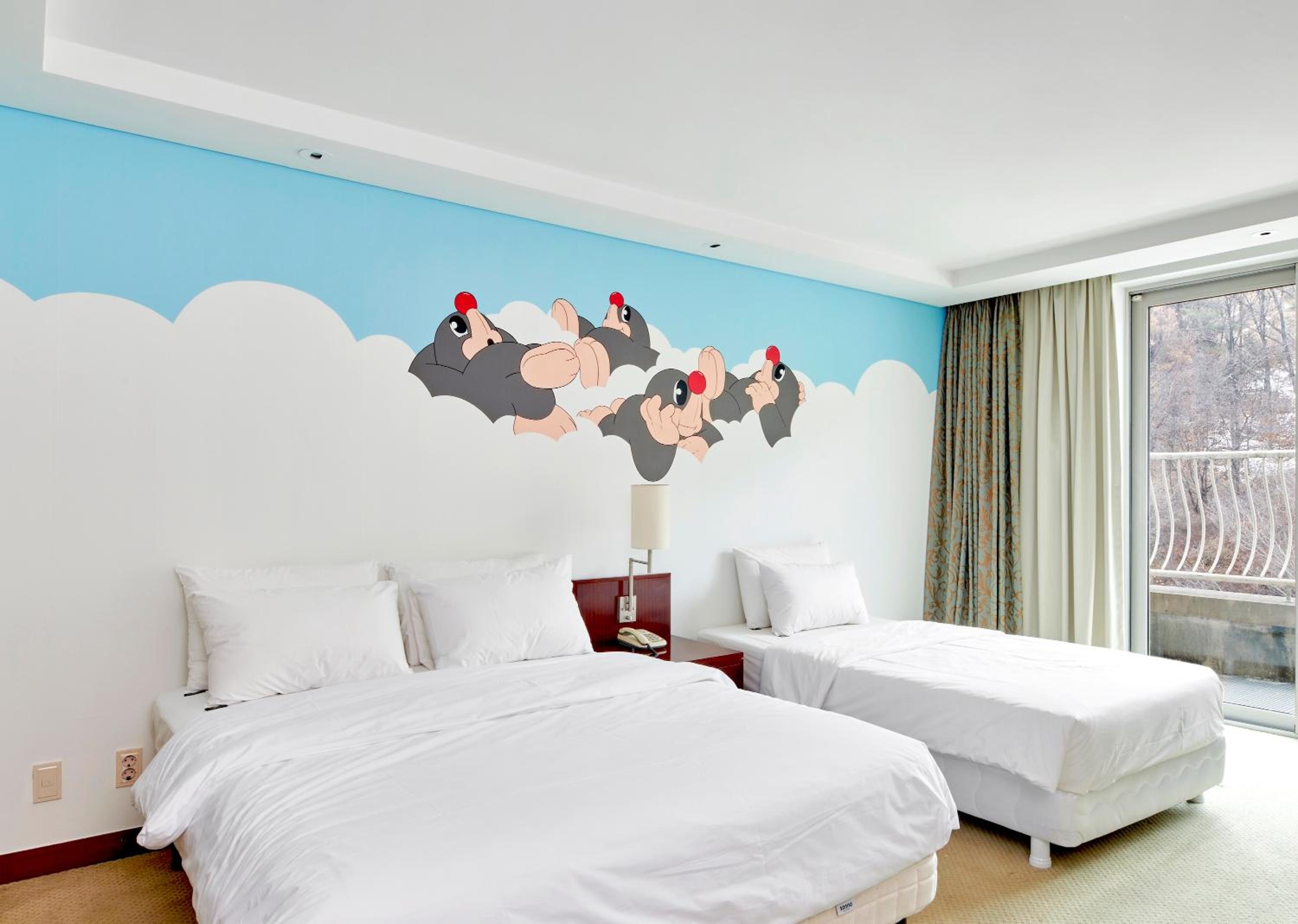 Mountain, Deluxe, Twin Beds