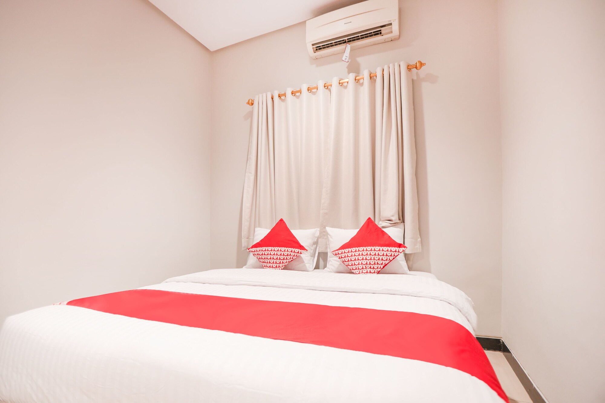 DELUXE, DOUBLE BED