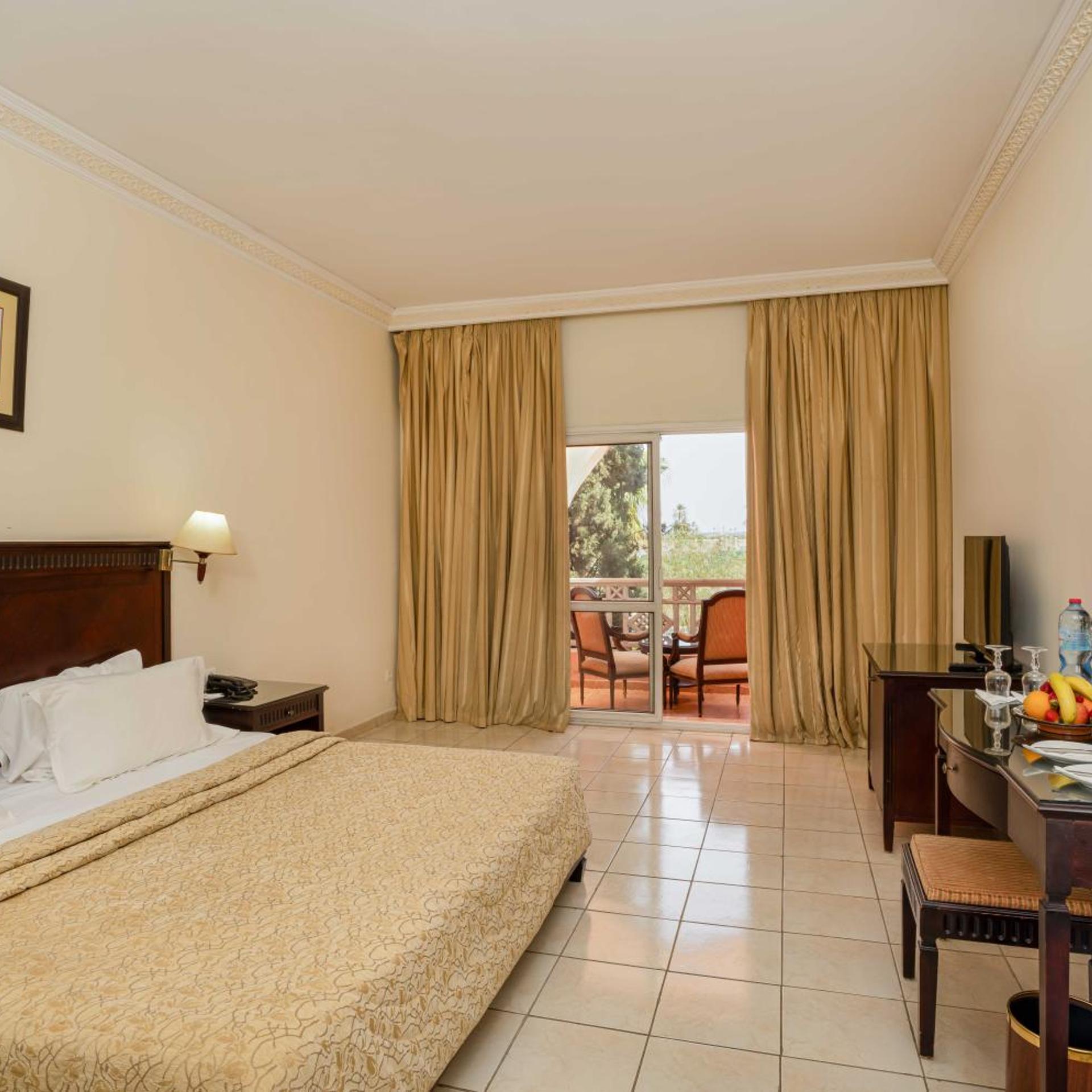 DOUBLE ROOM