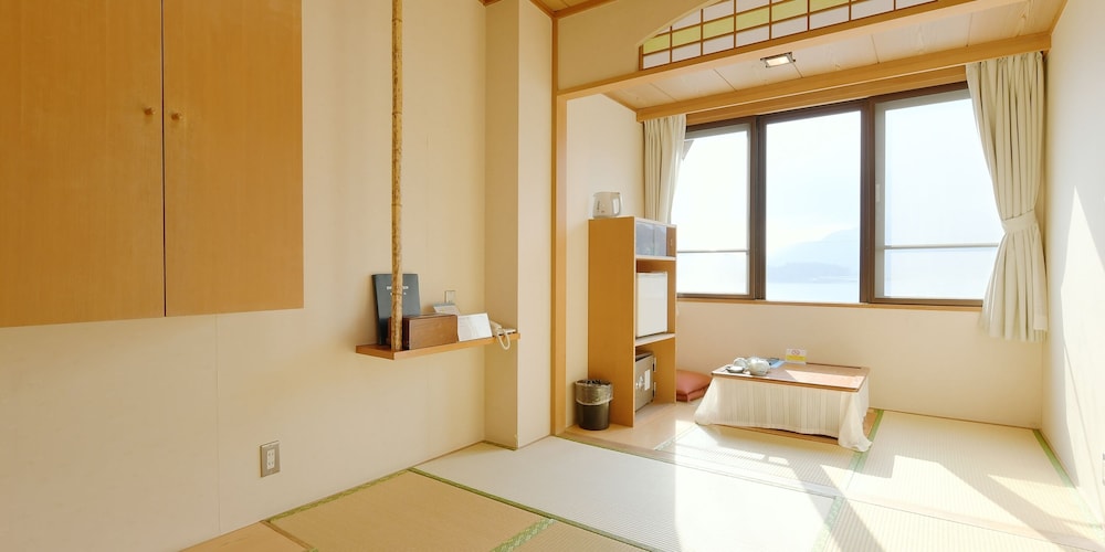 HOTEL KORYU 50/50