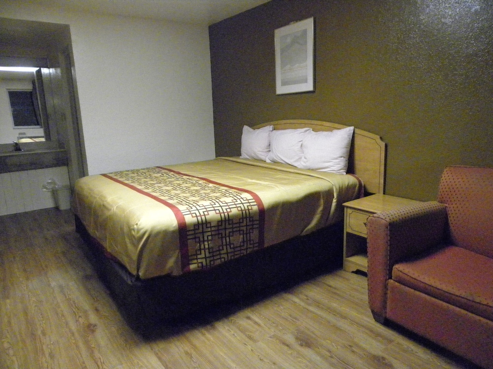 Guest Inn Rogers 22/67