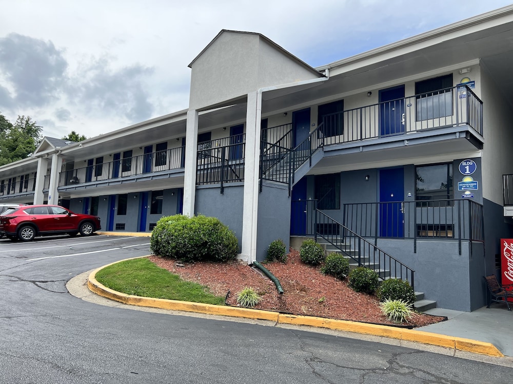 Days Inn By Wyndham College Park Airport Best Road 46/55