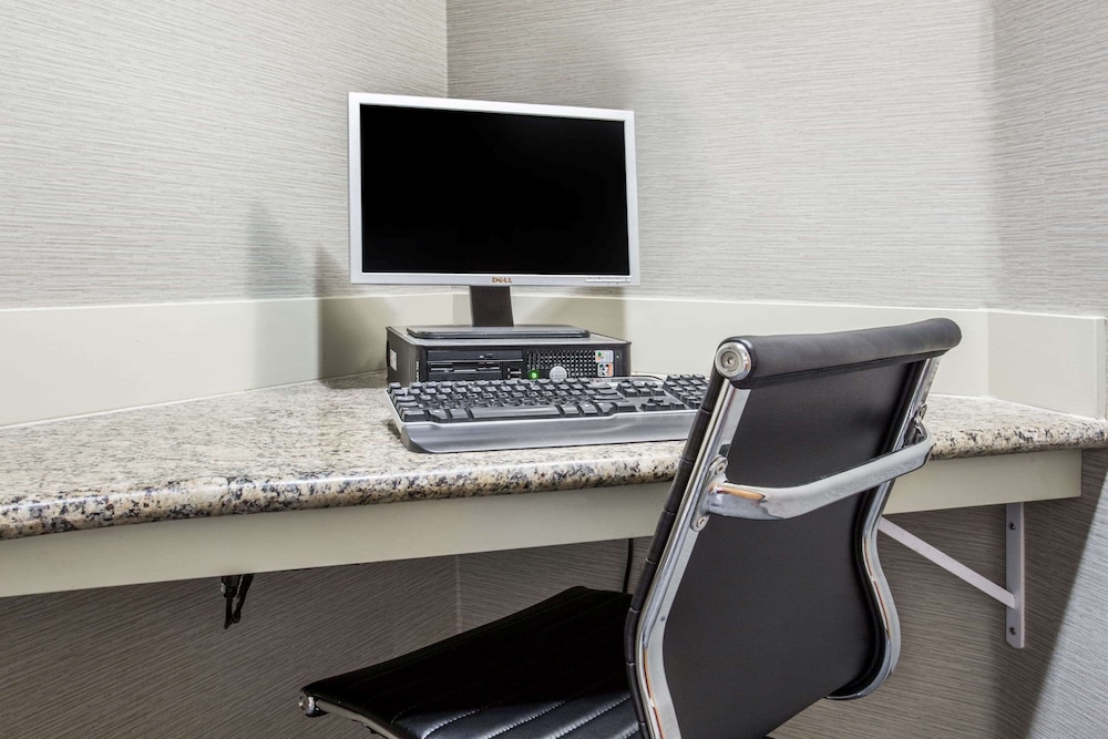 Hawthorn Suites By Wyndham Livermore Wine Country 37/43
