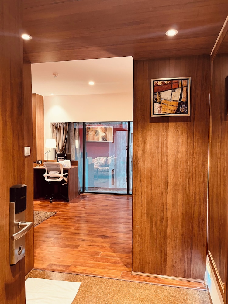 Senses Hotel 11/73