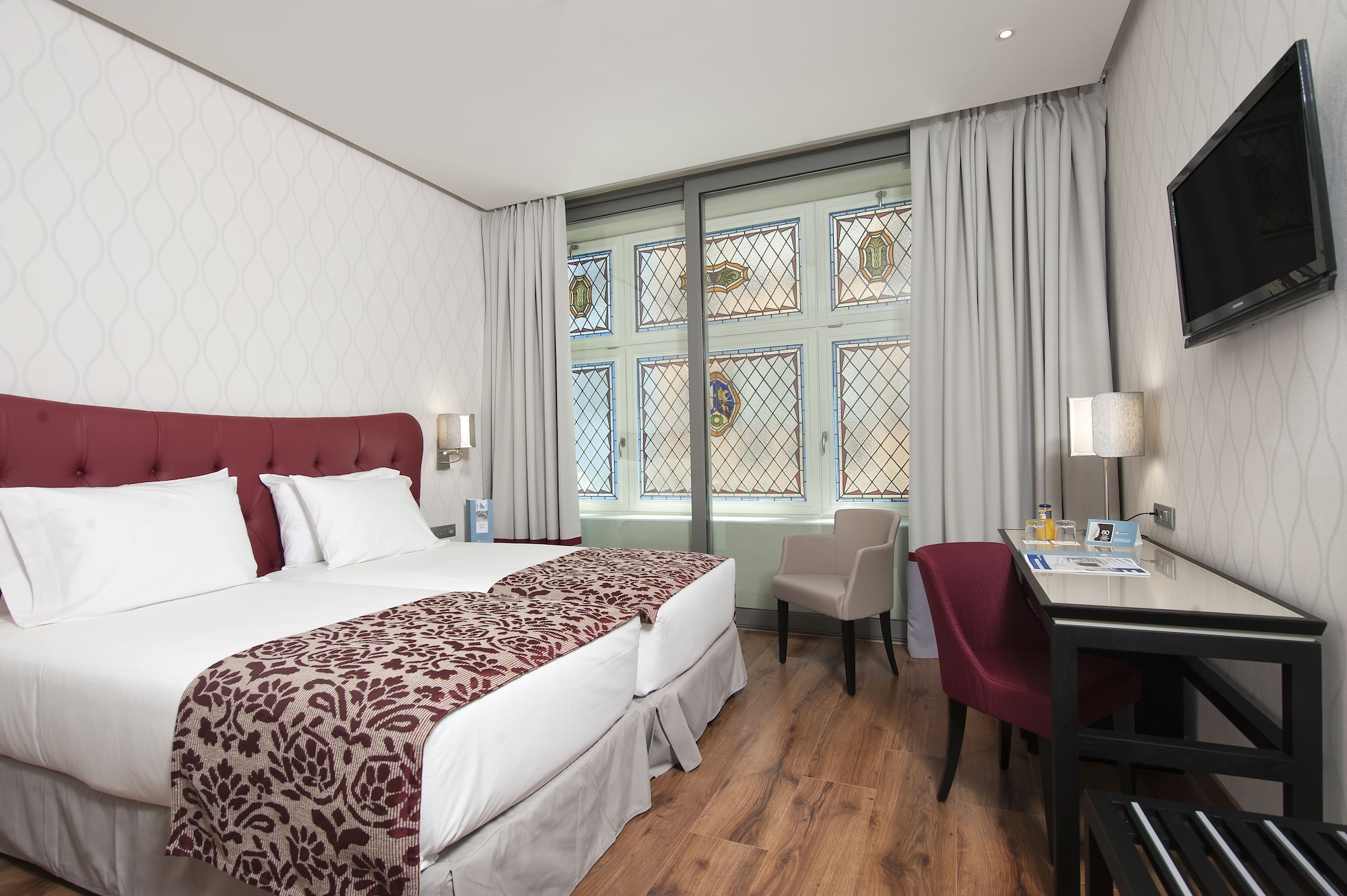 STANDARD, DOUBLE OR TWIN BED