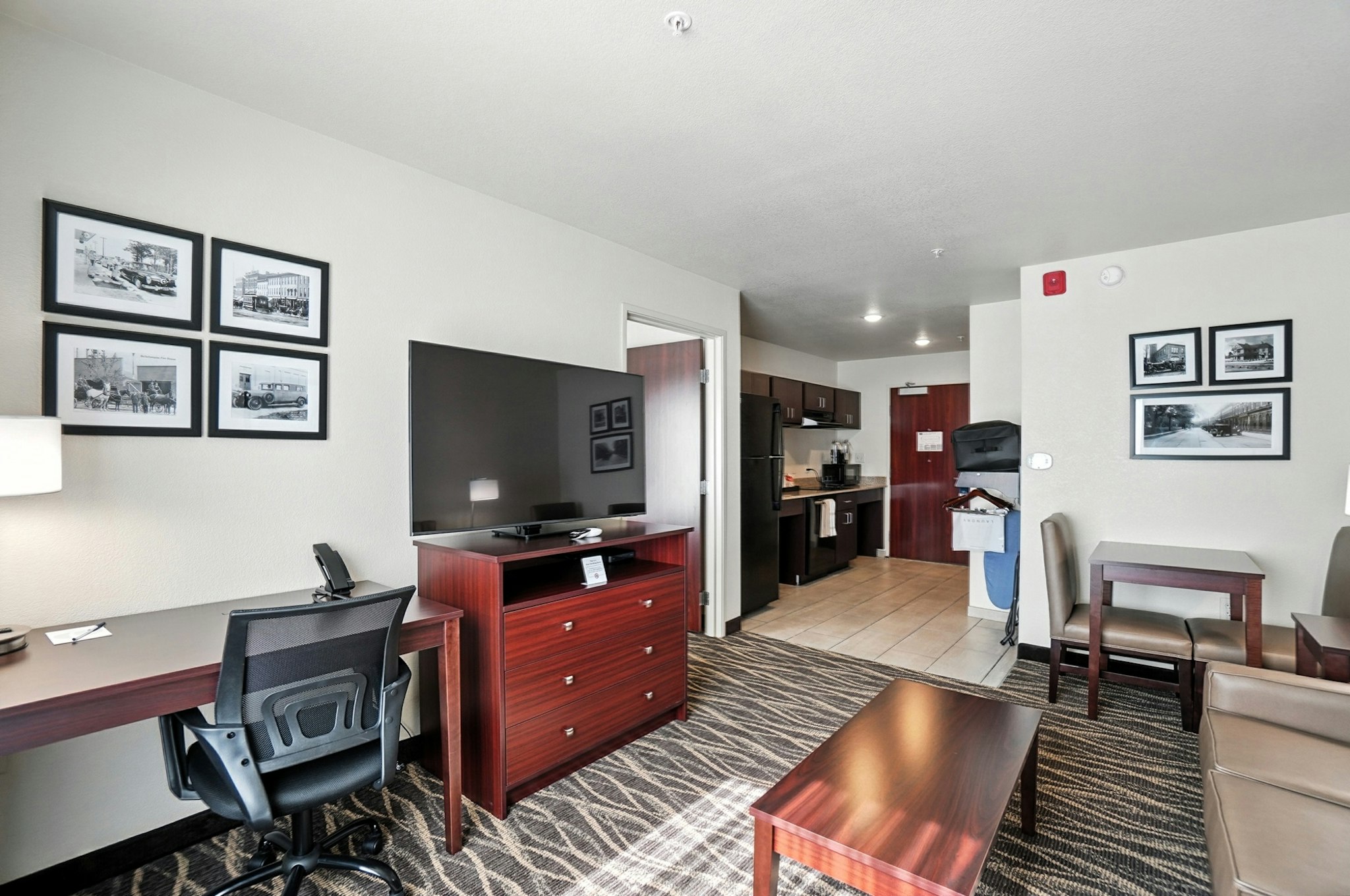 Cobblestone Hotel & Suites-Bellefontaine 40/50