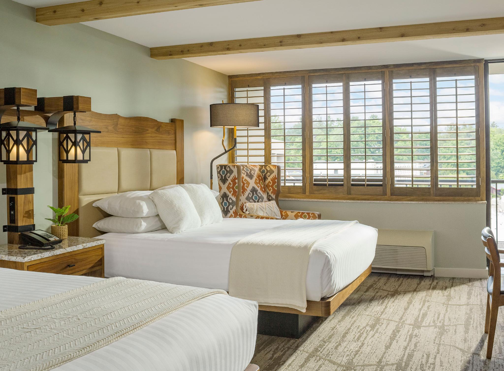 Resort, Queen Bed, Mountain View