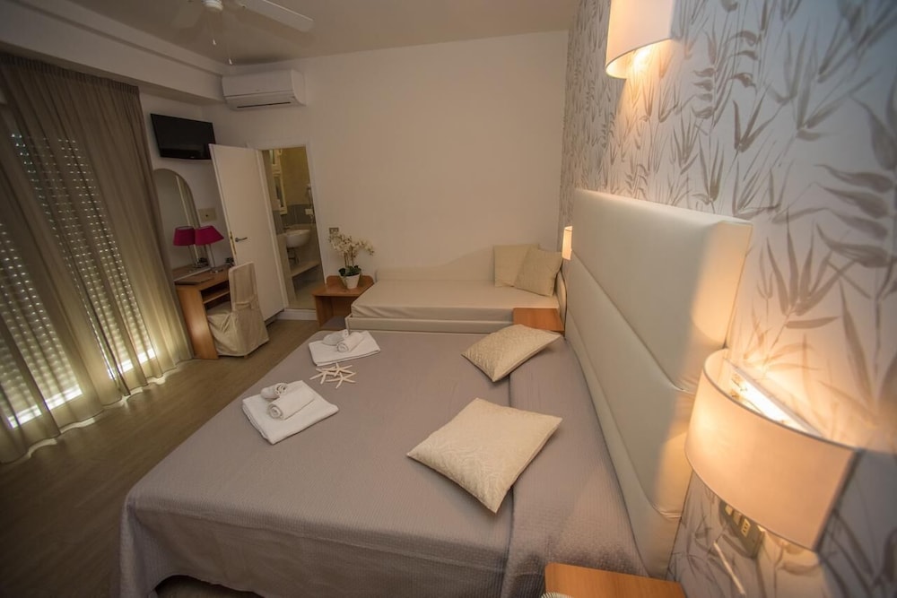 Ermeti Hotel 22/40