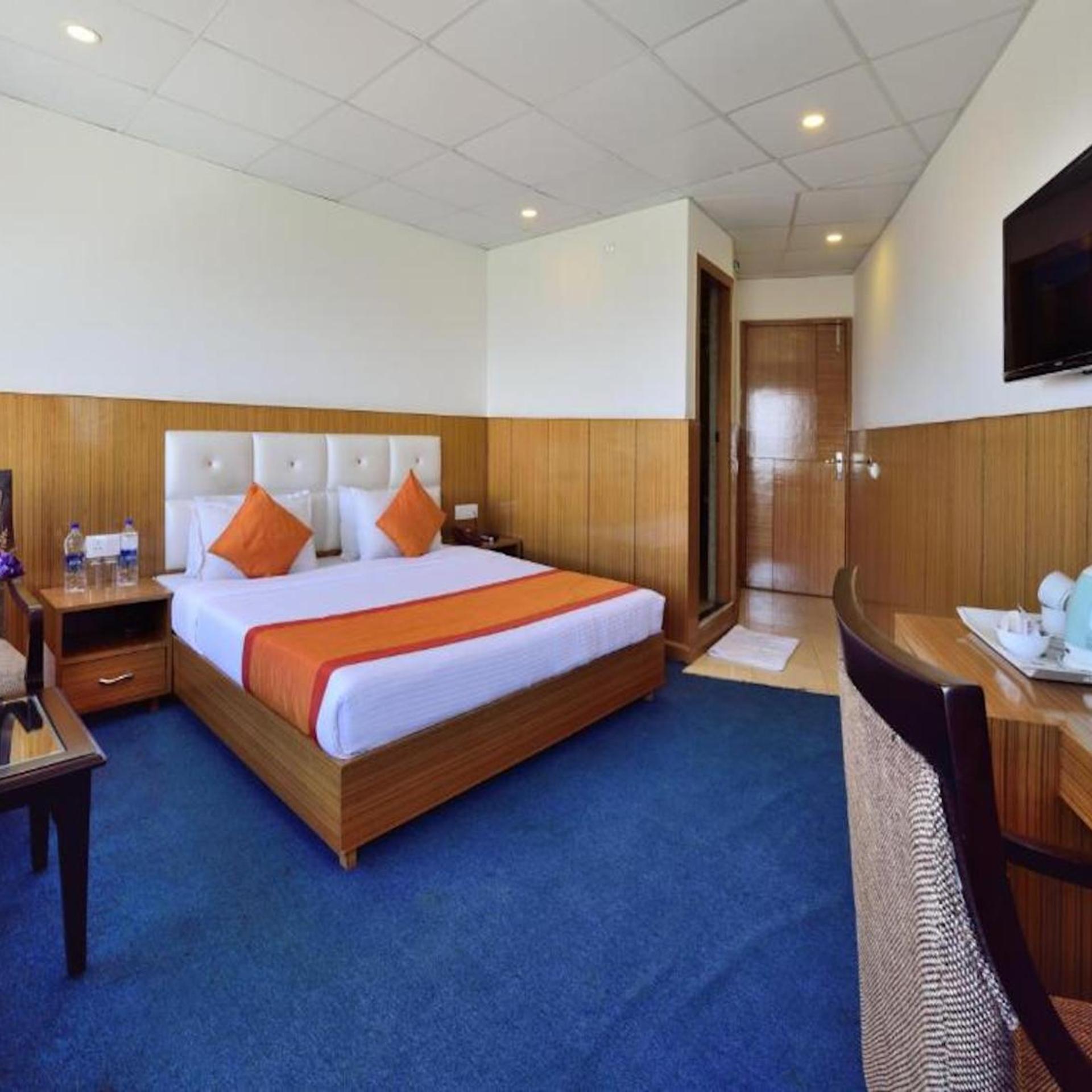 GALLEU HILL RESORTS 28/54