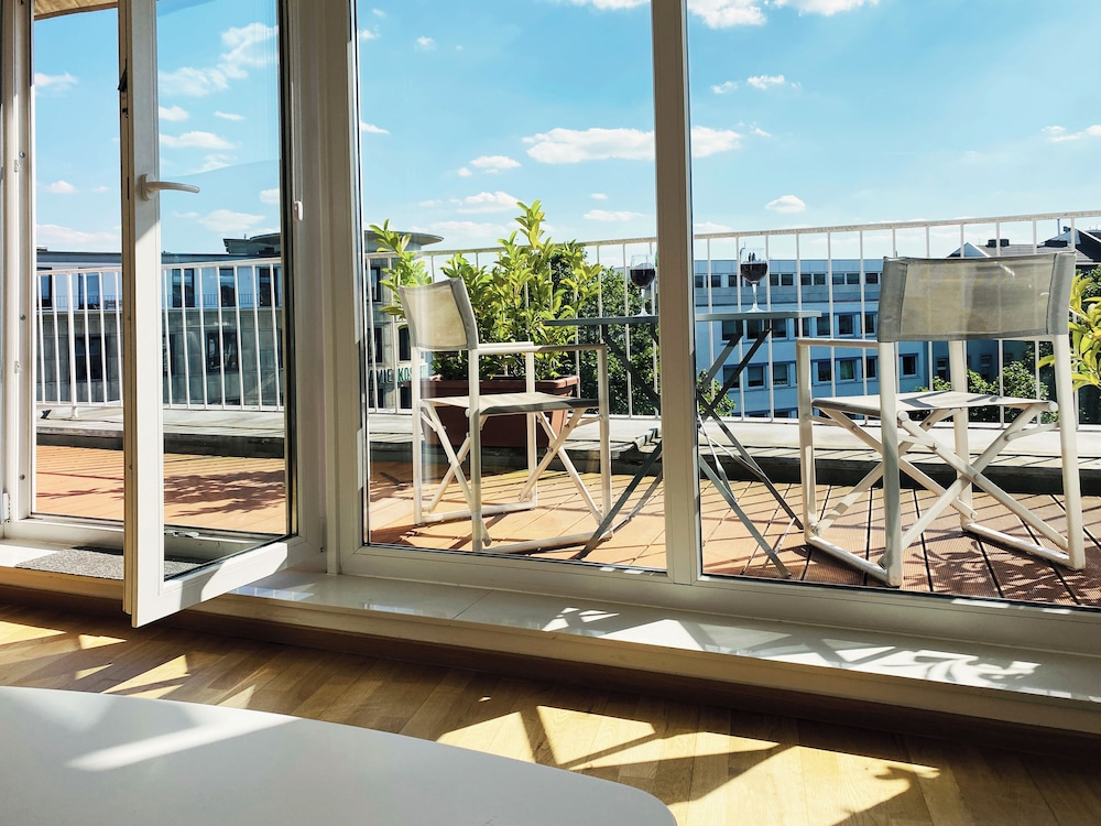 Graf-Adolf Apartments 48/69