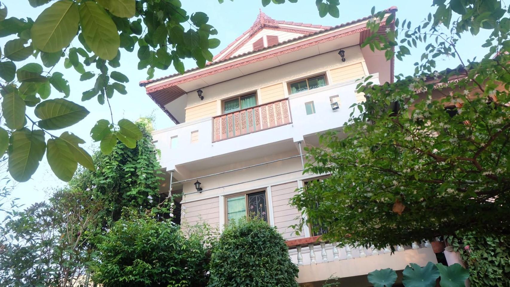 Loy Manee House 7/35