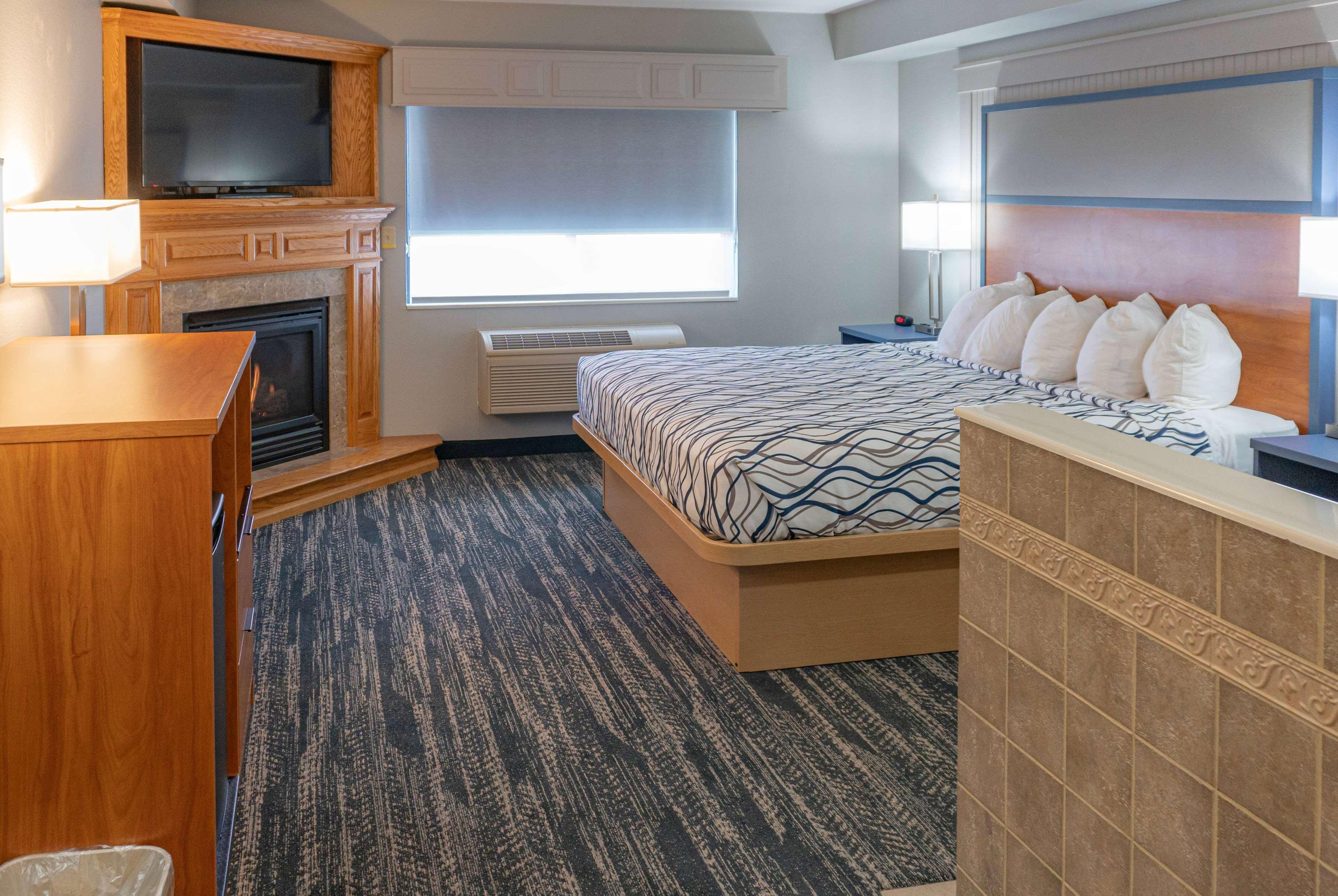 Country, Cottage, Suite, King Bed