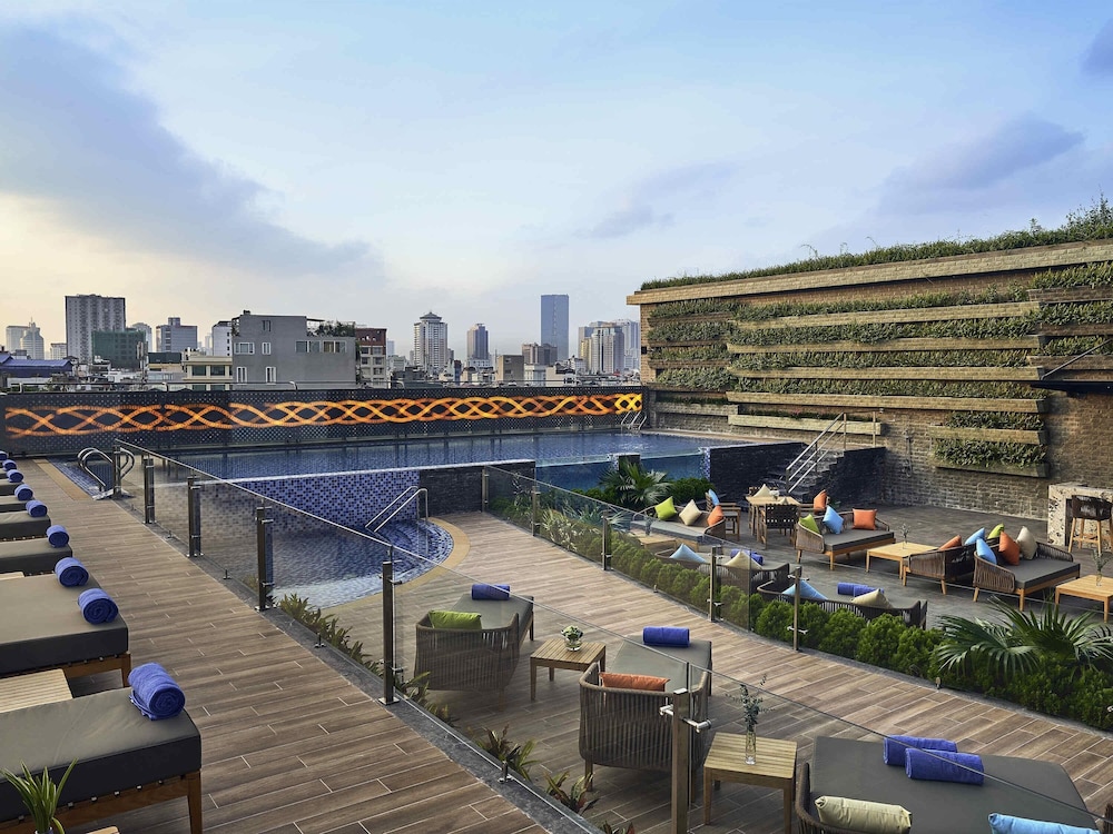 Novotel Hanoi Thai Ha 37/71
