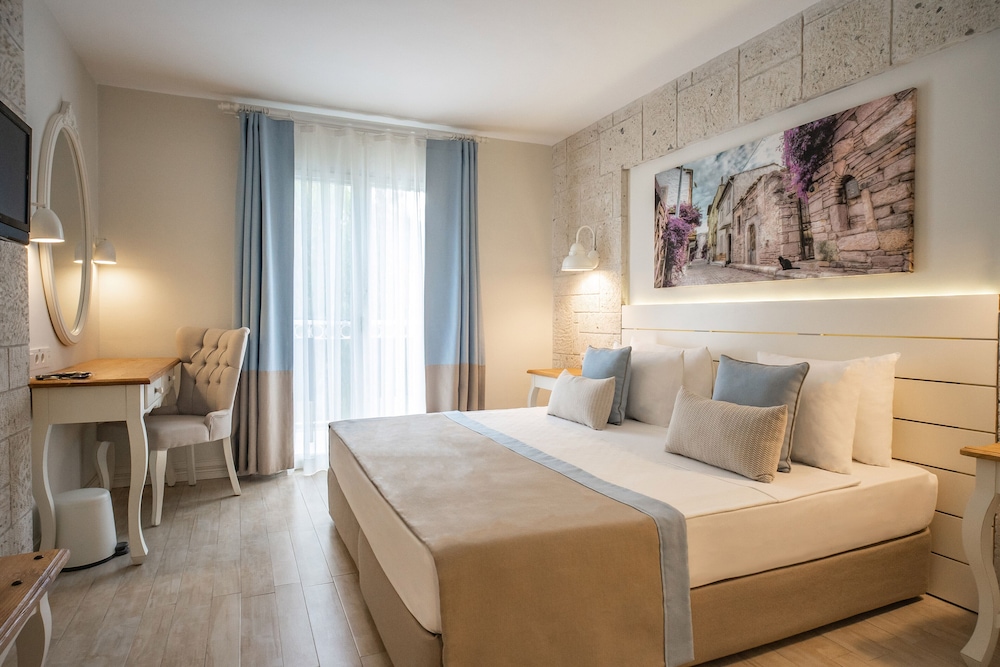 COMFORT, DOUBLE OR TWIN BED