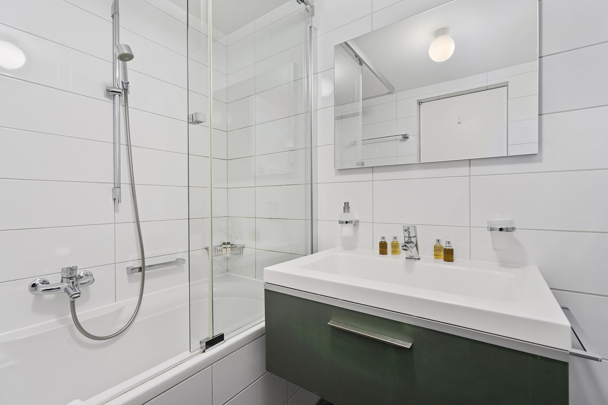 Montreux Lake View Apartments and Spa 5/6