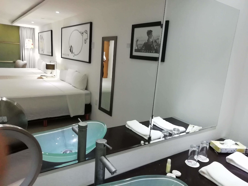 Spazio Boutique Hotel 42/50