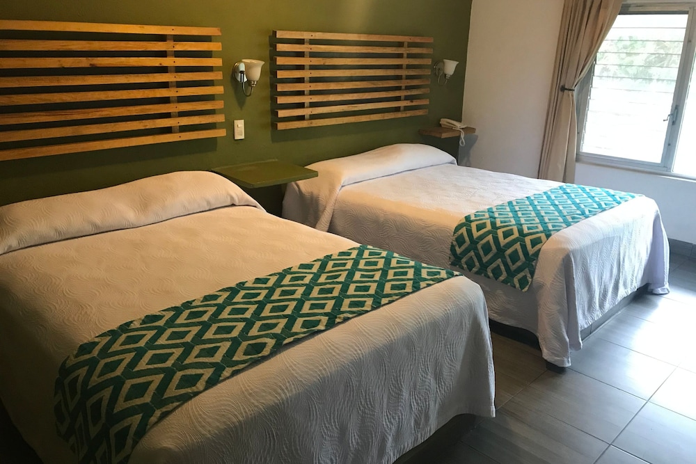 Hotel VF Cuernavaca 3/19