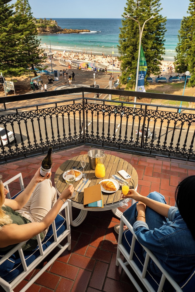 Coogee Bay Hotel Pub Style 34/50