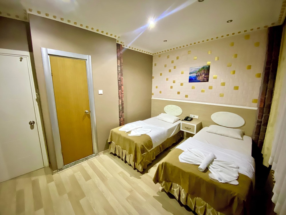GRAND ORAL HOTEL 24/50