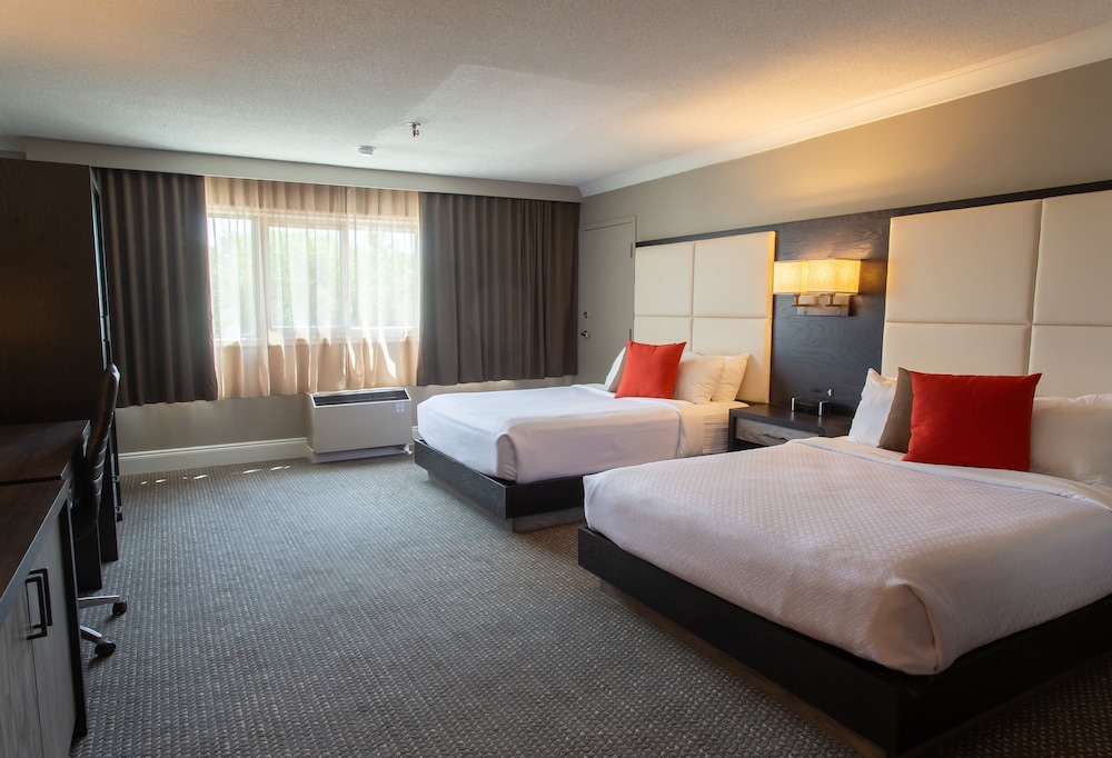 Crowne Plaza Fredericton Lord Beaverbrook 16/74