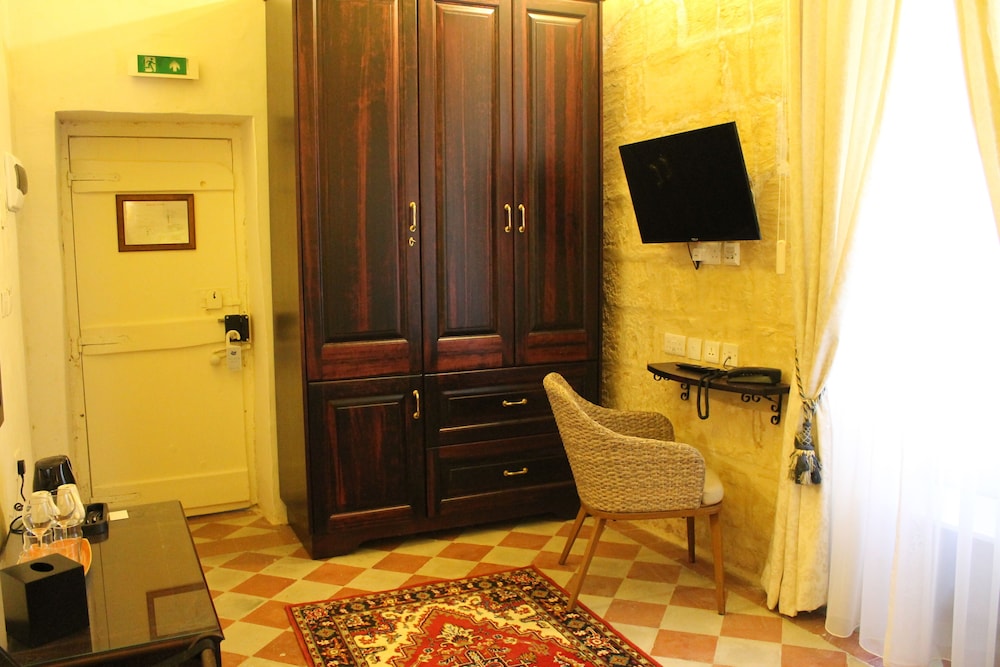Palazzino Nina Boutique Hotel 37/43