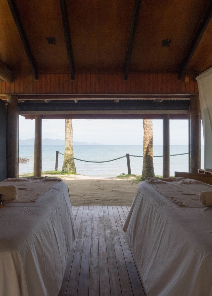 Uprising Beach Resort 21/72