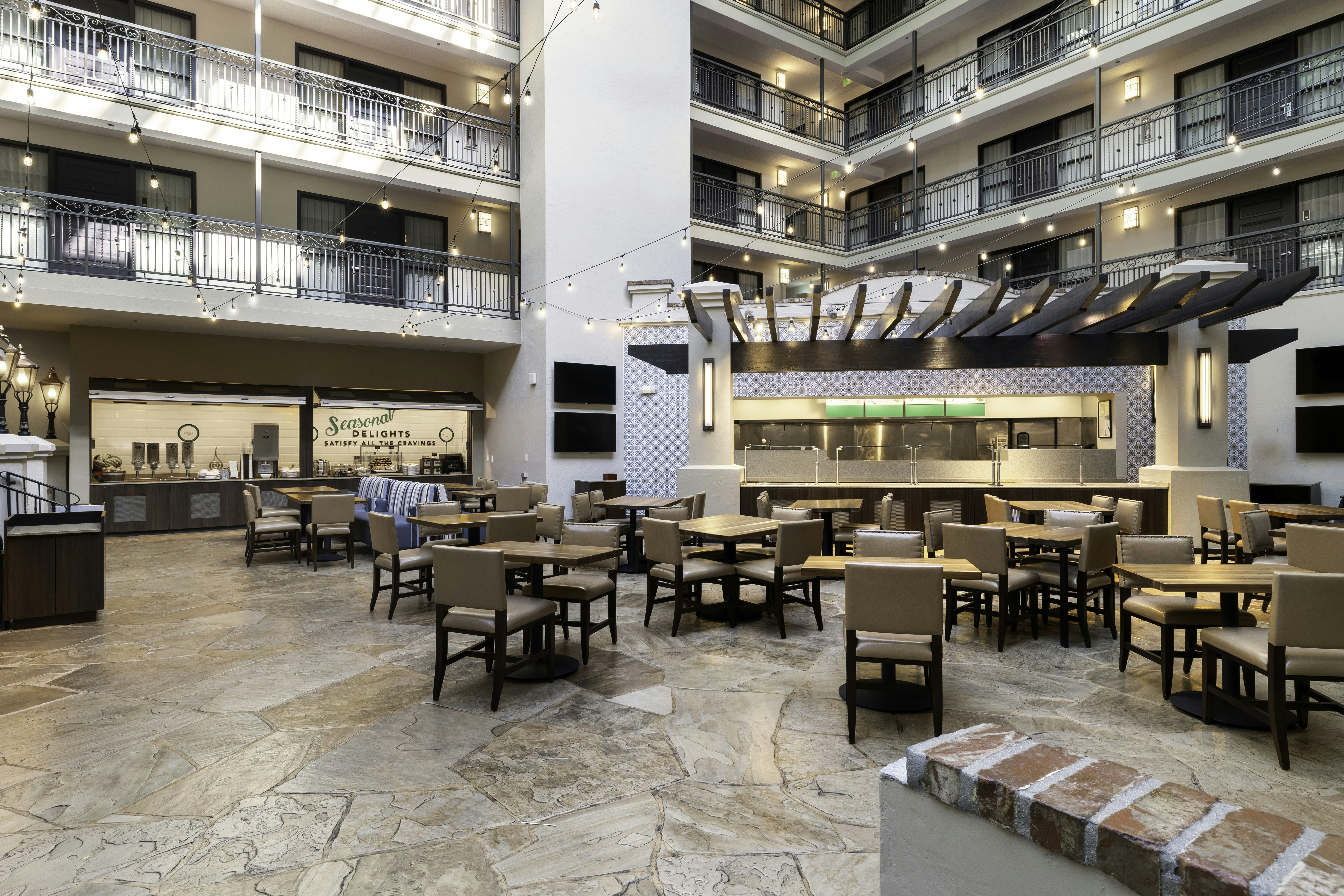 Embassy Suites by Hilton Los Angeles International Airport South 52/65
