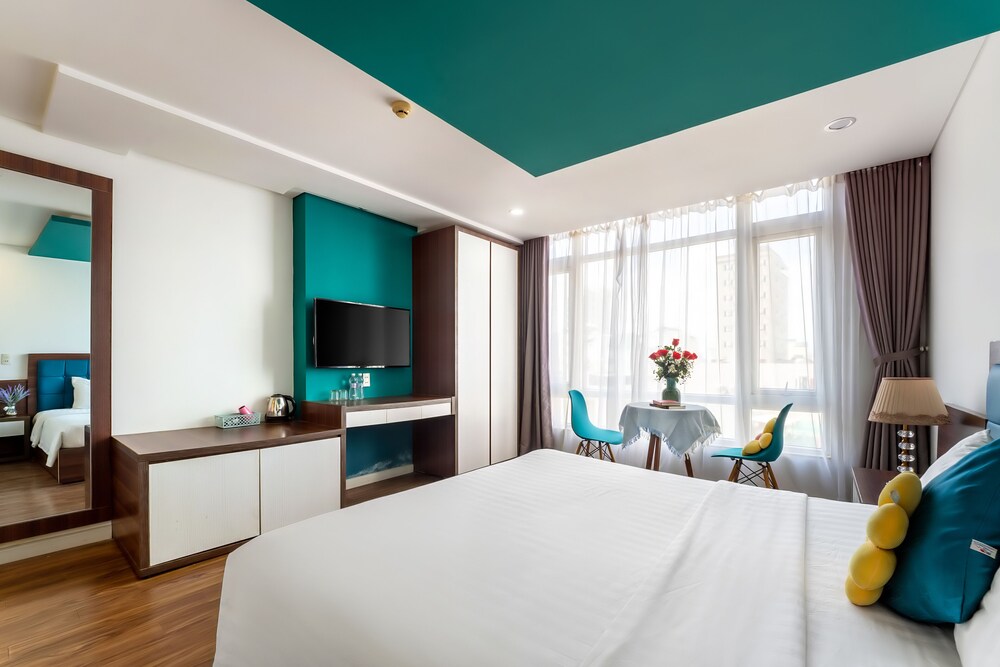 Rich Hotel 22/49