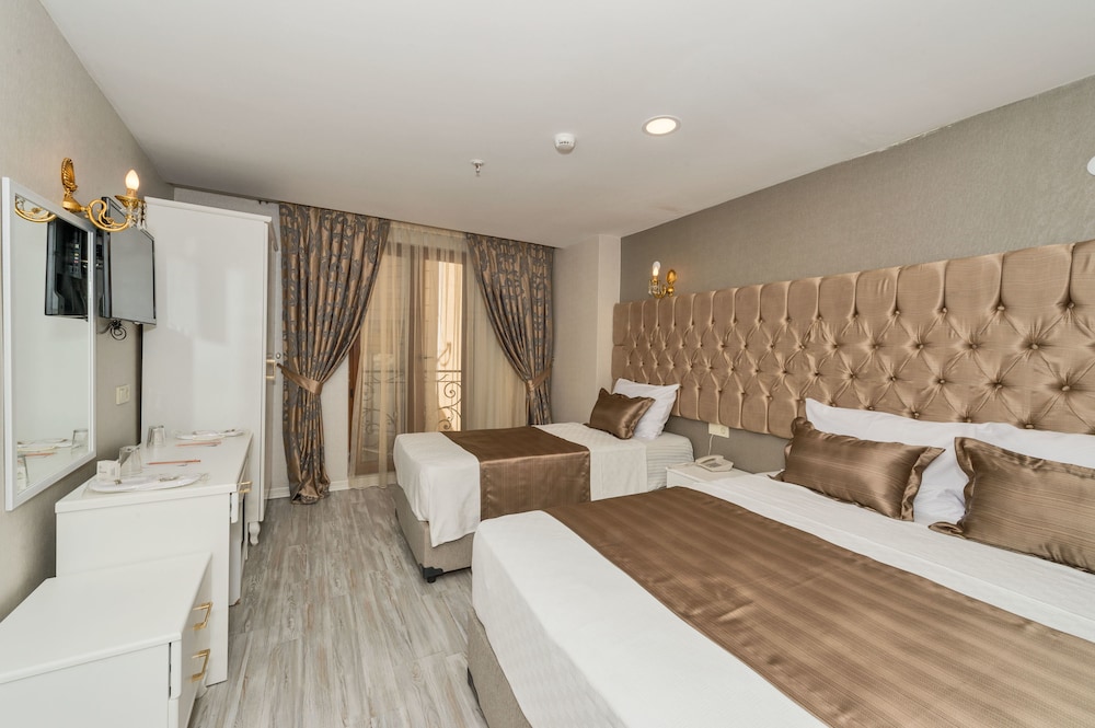 Grand Pamir Hotel 15/50