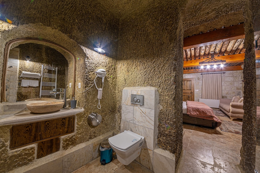 Belenus Cave Hotel 40/50